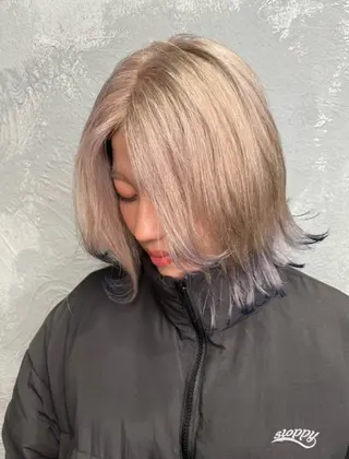 ミディアム カラー かの／GiseL／ ハイトーン／ブリーチのヘアスタイル