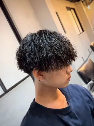 ショート パーマ メンズ おがた たくむの眉毛・アイブロウイメージ