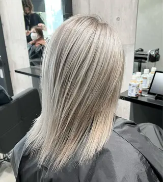 セミロング カラー mimiiy梅田 中崎町ハイトーンのヘアスタイル