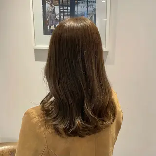 ミディアム レイヤー/抜け感カラ ーAI🫧🎀のヘアスタイル
