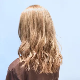 セミロング カラー 🌈ぷる艶カラー🌈 髪質改善👑柳沼尚貴のヘアスタイル