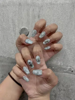 ネイル WOLTOKYO 🦋shizukuのネイルデザイン