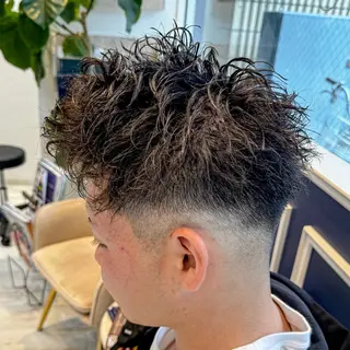 ショート パーマ メンズ 吉田 新平のヘアスタイル