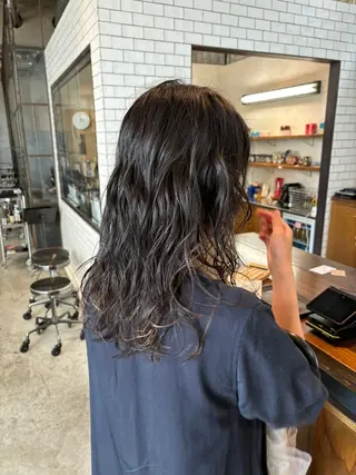 セミロング パーマ Door代官山所属・詩織/パーマ /代官山のヘアスタイル