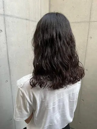 ミディアム パーマ ✨透明感カラー✨ 🦖佐々木未来🦕のヘアスタイル