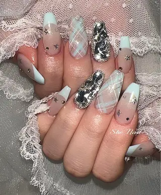 ネイル She   Nail所属・ISA_ BELLAのネイルデザイン