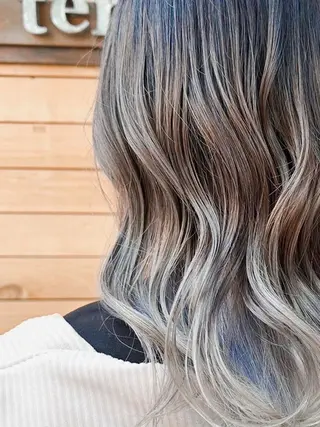 セミロング カラー 埼玉久喜/ハイトーン デザインカラーRYOのヘアスタイル