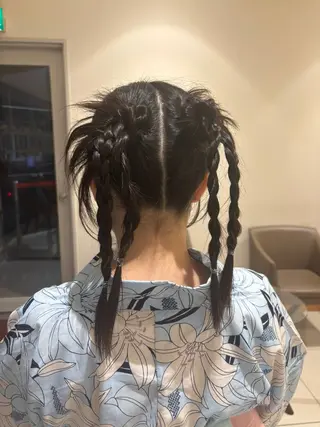 ヘアアレンジ 韓国レイヤー🪽 耳ツボジュエリーのヘアスタイル