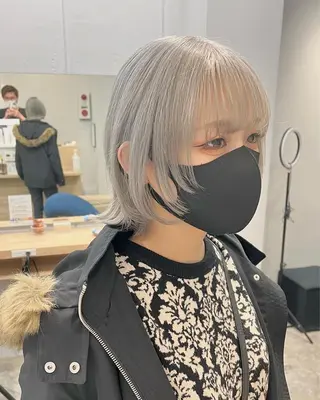 ショート カラー SALOWIN柏Suite所属・ブリーチ毛の縮毛矯正 ハイトーン/岡本智樹のヘアスタイル