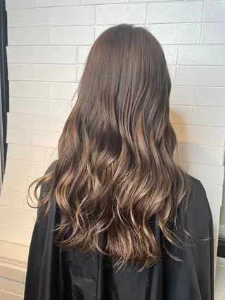 セミロング eL HAIR SALON なんば店所属・ブリーチカラー特化 /焼田貴明のヘアスタイル