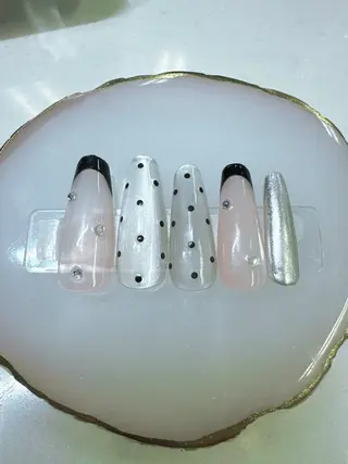 ネイル クイーンズネイル銀座所属・Queeens nailのネイルデザイン