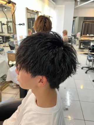 メンズ パーマ特化美容師 茂木広幸のヘアスタイル