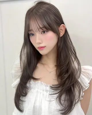 セミロング 🪞official THREE 横浜🎀のヘアスタイル