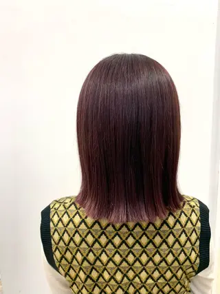 ミディアム カラー ぱつっとボブ/ 小野あかねのヘアスタイル