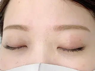 アイブロウ BellFlower Aki（眉・まつげ）のマツエク・マツパデザイン