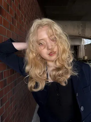 カラー mirai/レイヤー ボブ/デザインのヘアスタイル