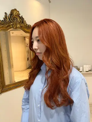 ロング 🩶ハイトーン🖤 URARAのヘアスタイル