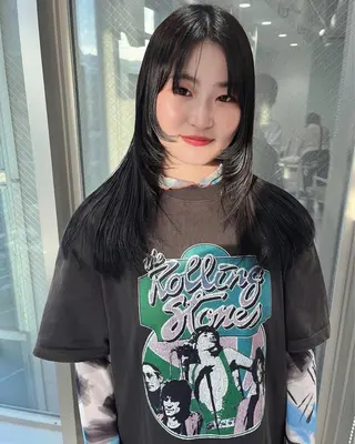 ロング ウルフカット／吉村 桃子のヘアスタイル