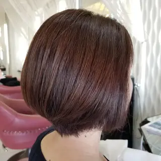 ショート カラー 瀬川 茉衣子のヘアスタイル