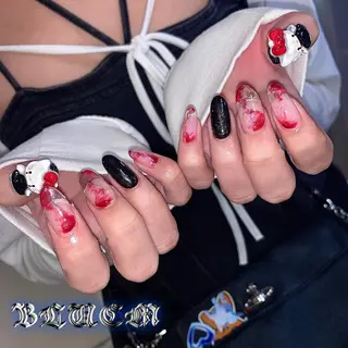 ネイル BLUEM なな🐶のネイルデザイン