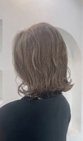 ミディアム カラー ハイトーン／透明感 北島らむなのヘアスタイル