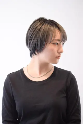 ショート カラー ワタナベ テルマサのヘアスタイル