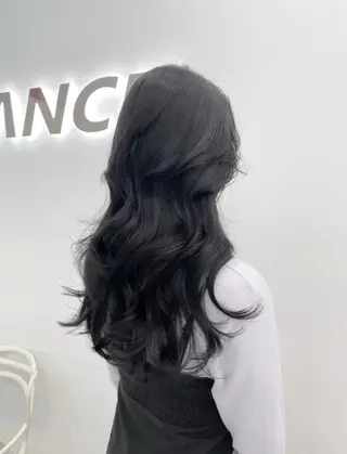 カラー 韓国風暗髪ヘア🤍 🫧MIREIのヘアスタイル