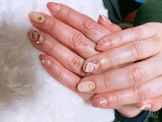 ネイル The Best Beauty受付担当のヘアスタイル