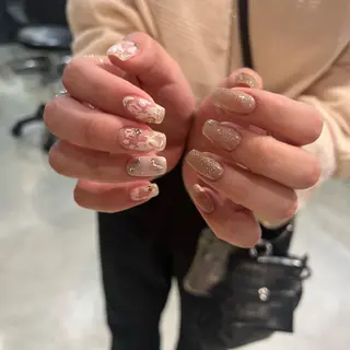 ネイル 友田 晴香のネイルデザイン