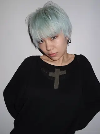 ショート FLOWERS所属・ウルフ、レイヤー 、メンズカットSHOのヘアスタイル