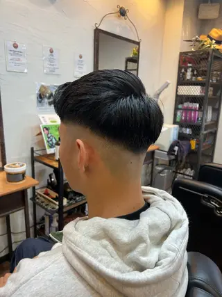 ショート ウメダ マサトのヘアスタイル