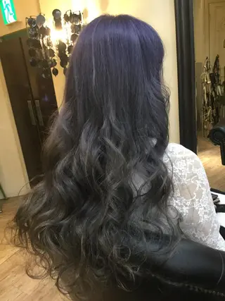 ロング カラー 鶴見 和美のヘアスタイル