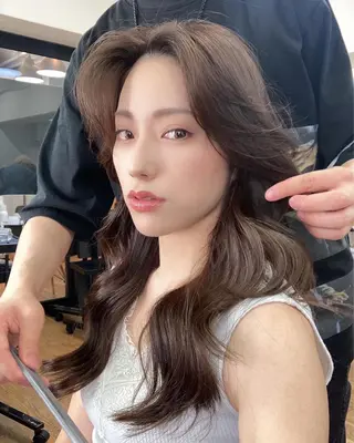 ロング カラー 🇨🇳ワンホンヘア 下田鉄也のヘアスタイル