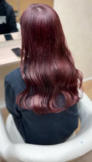 ロング カラー FRAME+なんば駅前店所属・砂野 真璃奈のヘアスタイル