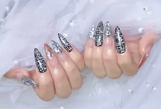 ネイル 𝑬𝑹𝑰𝑲𝑨 𓂃🎀𓈒𓏸のネイルデザイン