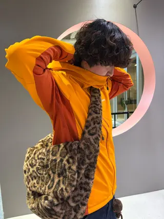 パーマ ヨシノ マナウのヘアスタイル