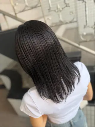 セミロング カラー arose久留米所属・山中 莉乃のヘアスタイル