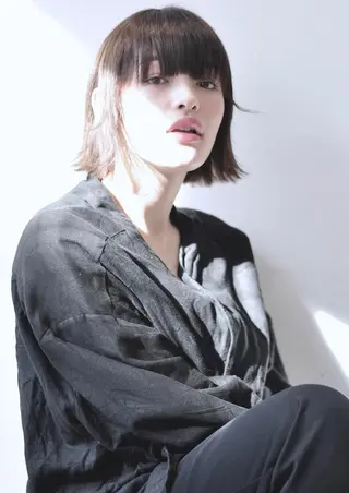 ショート カラー HI DEのヘアスタイル