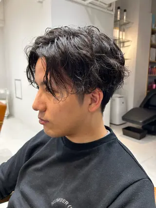 ショート パーマ メンズ 山﨑 燦人のヘアスタイル