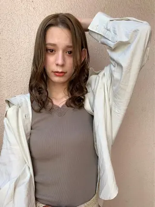 セミロング カラー ヘアアレンジ 新宿駅近♡友達とOK 🦋W -ワット -のヘアスタイル