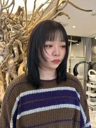 ミディアム 透け感ベージュ ／ミハルのヘアスタイル