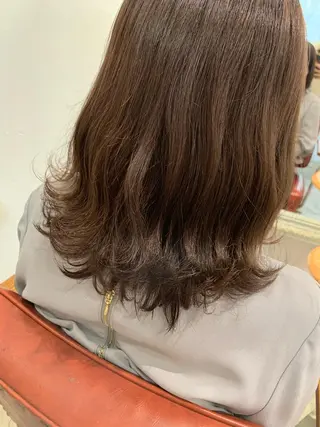 ミディアム カラー fio マナミのヘアスタイル