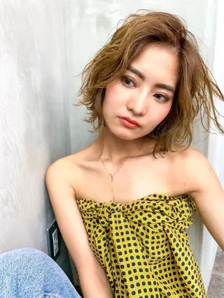 ミディアム カラー 🉐レイヤー/塩見 弘樹🉐渋谷のヘアスタイル