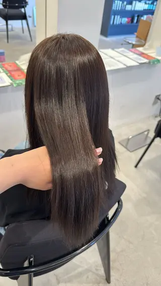 セミロング カラー 萩原 紗妃のヘアスタイル