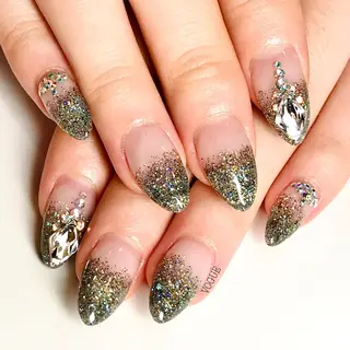 ネイル VOGUE ×SWANのネイルデザイン