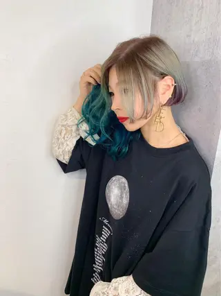 ショート カラー _WHITE 高槻のヘアスタイル