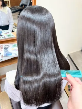 セミロング サワムラ ソナタのヘアスタイル