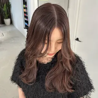 セミロング カラー REAL 心斎橋所属・ブリーチ/ベージュ /デザイン/ナツミのヘアスタイル