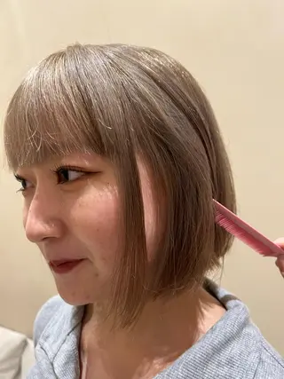 カラー 加藤木麻彩 NEROのヘアスタイル