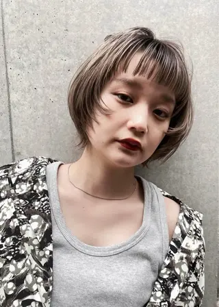 ショート カラー ヘアアレンジ mina 🐈⬛ ラフな似合わせヘアのヘアスタイル